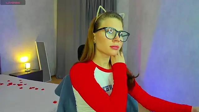 Snapshot of little__isabel chatting on February 26, 1:27 am little isabel online show from February 26, 1:27 am