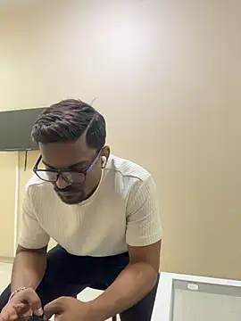 Snapshot of bhagihero chatting on February 9, 2:48 pm bhagihero online show from February 9, 2:48 pm