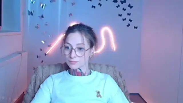 Esmi Winter online show from March 14, 12:33 pm