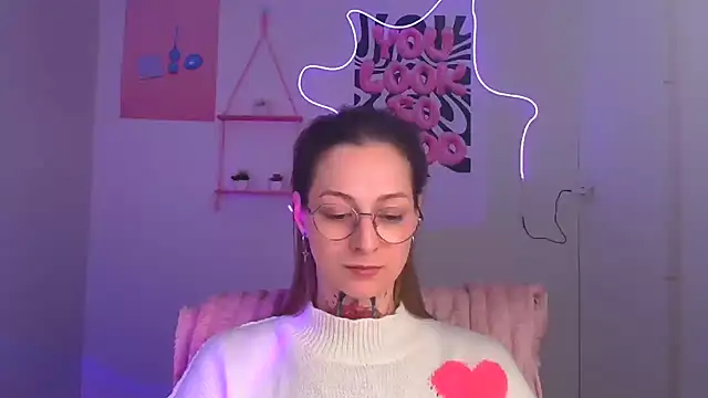 Esmi Winter online show from March 20, 6:31 pm