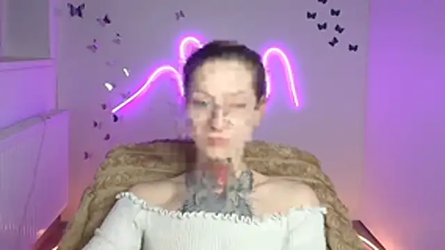 Esmi Winter online show from April 18, 11:34 am