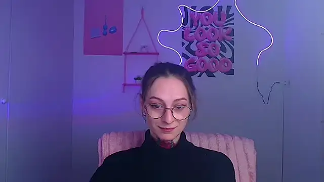 Esmi Winter online show from March 8, 6:28 am