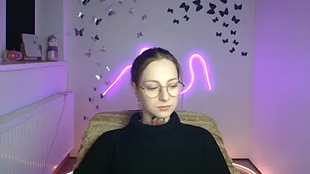 Esmi Winter online show from April 15, 11:27 am