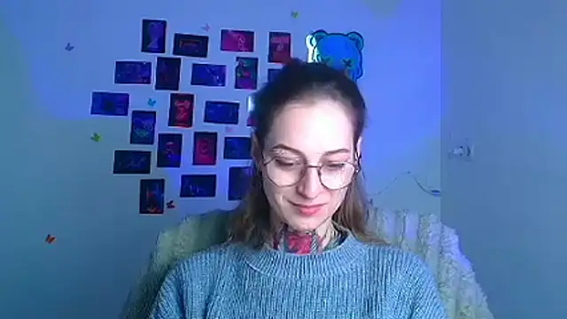 Snapshot of Esmi_Winter chatting on March 3, 6:20 am Esmi Winter online show from March 3, 6:20 am