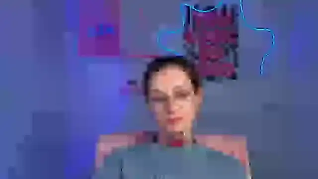 Snapshot of Esmi_Winter chatting on February 15, 6:14 am Esmi Winter online show from February 15, 6:14 am