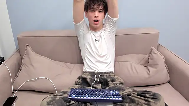 Snapshot of Ur_NextDoor_Boy chatting on February 24, 8:42 pm Ur NextDoor Boy online show from February 24, 8:42 pm