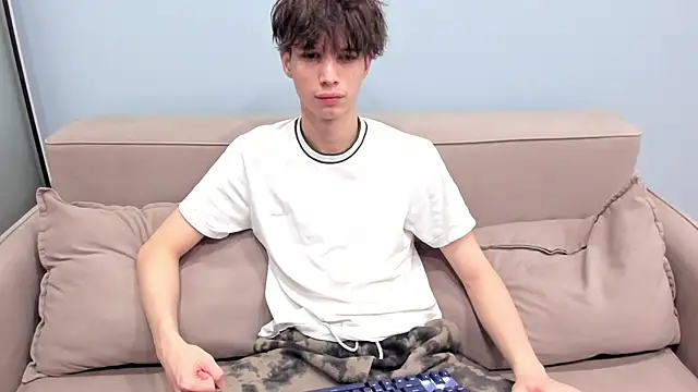 Snapshot of Ur_NextDoor_Boy chatting on February 11, 6:19 pm Ur NextDoor Boy online show from February 11, 6:19 pm