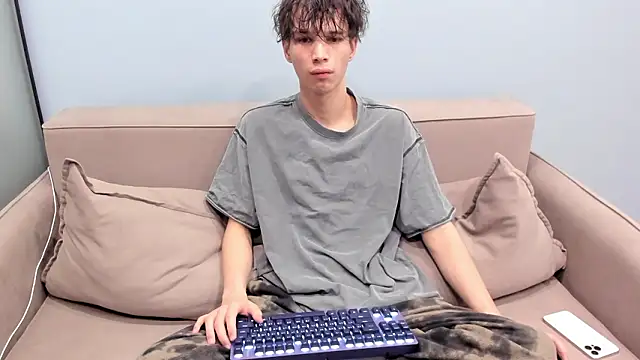 Snapshot of Ur_NextDoor_Boy chatting on February 22, 9:16 pm Ur NextDoor Boy online show from February 22, 9:16 pm