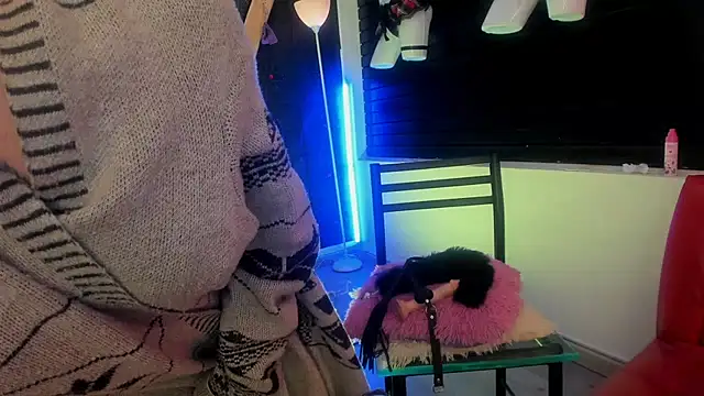 kitty gang  online show from February 10, 1:21 pm