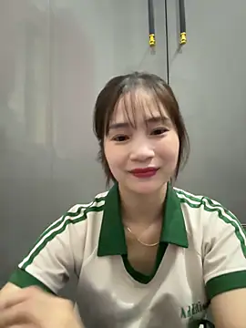 Snapshot of -Dumi- chatting on February 28, 12:21 am -Dumi- online show from February 28, 12:21 am