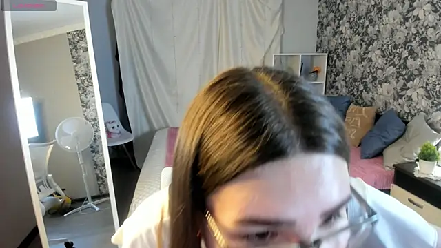 Coraline kitty online show from May 3, 6:44 pm