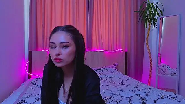 Snapshot of Sofia_Plump chatting on February 11, 9:31 am Sofia Plump online show from February 11, 9:31 am