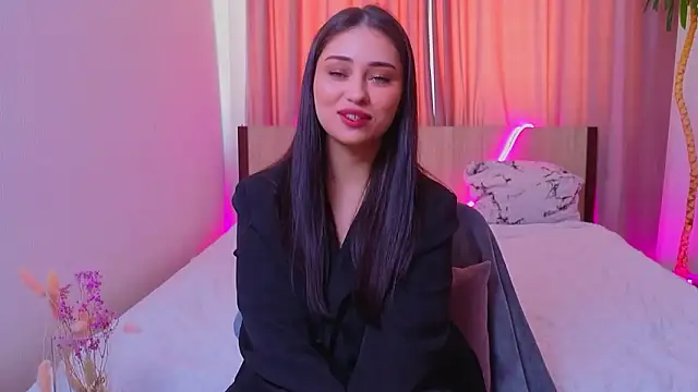 Snapshot of Sofia_Plump chatting on February 18, 10:12 am Sofia Plump online show from February 18, 10:12 am