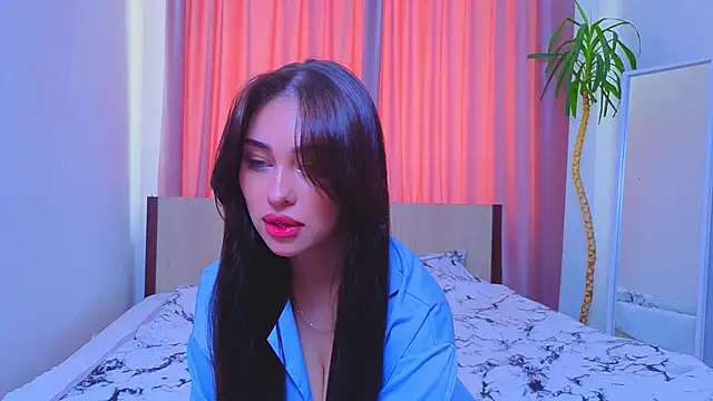 Snapshot of Sofia_Plump chatting on February 10, 9:30 am Sofia Plump online show from February 10, 9:30 am