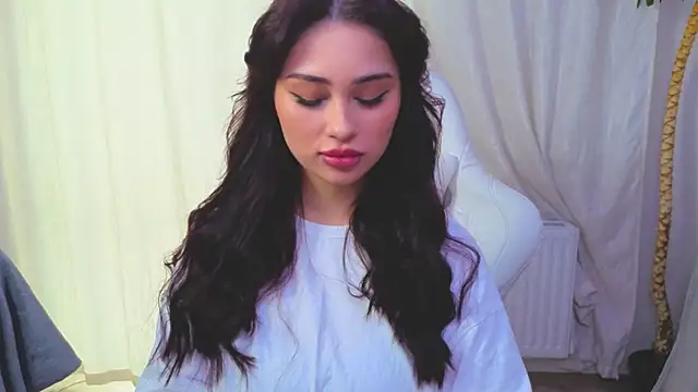 Sofia Plump online show from April 13, 12:53 pm