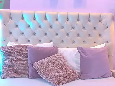 Snapshot of Ema_Jackson chatting on February 15, 1:21 pm Ema Jackson online show from February 15, 1:21 pm