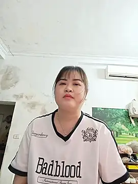Kee-kimlee online show from May 31, 6:31 pm