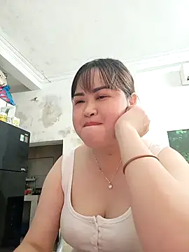 Kee-kimlee online show from April 11, 9:35 am