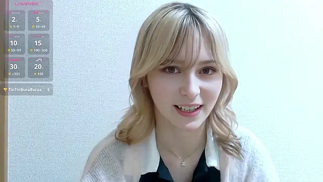 Snapshot of e_ri_ka93 chatting on June 14, 1:34 pm e ri ka93 online show from June 14, 1:34 pm