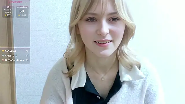 Snapshot of e_ri_ka93 chatting on June 23, 2:04 pm e ri ka93 online show from June 23, 2:04 pm