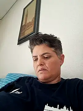 Snapshot of Sony28v chatting on June 26, 8:42 am Sony28v online show from June 26, 8:42 am
