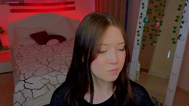 MmollyMay online show from March 29, 10:17 am