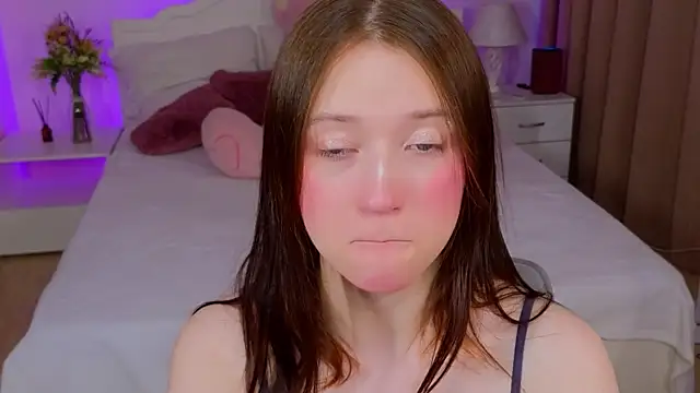 MmollyMay online show from April 14, 11:04 am