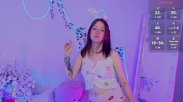 MmollyMay online show from April 7, 10:17 am