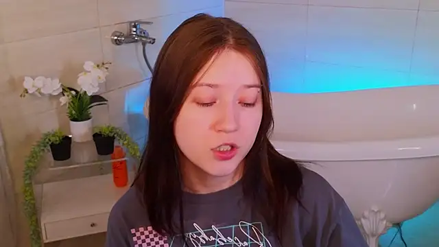 MmollyMay online show from March 3, 10:11 am