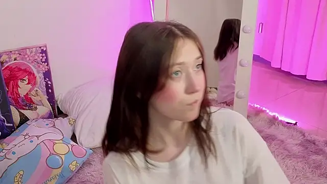 MmollyMay online show from April 11, 10:19 am