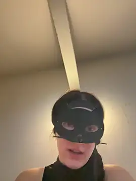 Mis-Elisa96 online show from March 2, 5:20 pm