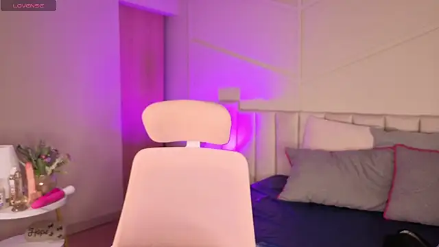 Eyes moon  online show from February 21, 2:24 am