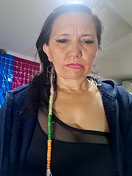 Alexamontiel  online show from April 6, 4:30 pm