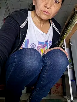 Alexamontiel  online show from February 26, 1:55 pm