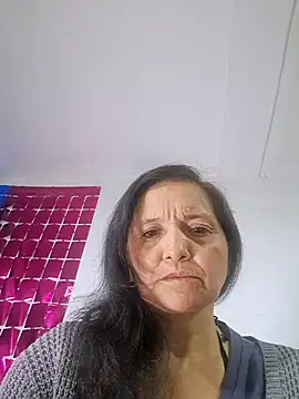 Alexamontiel  online show from April 3, 2:07 am