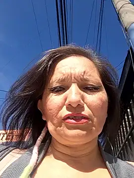 Alexamontiel  online show from April 8, 8:21 pm