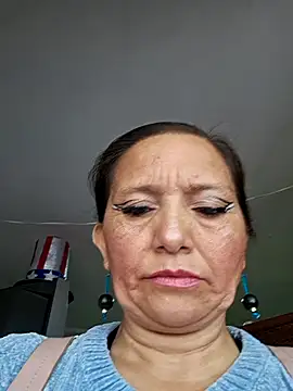 Alexamontiel  online show from April 10, 2:57 pm