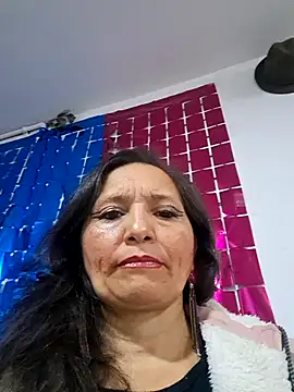 Alexamontiel  online show from April 11, 1:59 pm