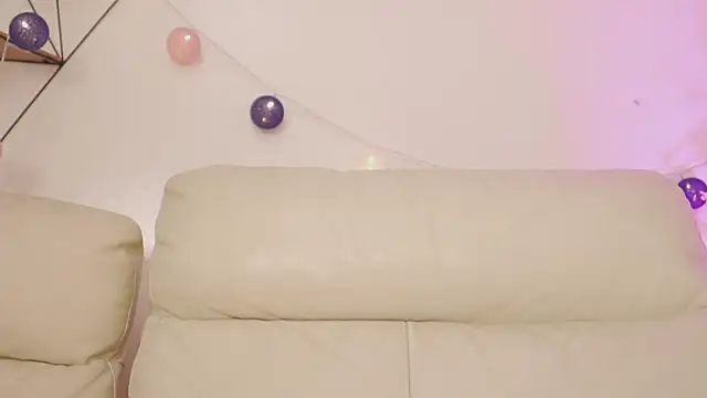 Snapshot of Shopie_Colucci chatting on February 21, 10:50 am Shopie Colucci online show from February 21, 10:50 am