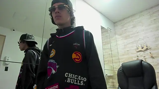 Snapshot of Jordi_Cooper chatting on February 26, 7:47 pm Jordi Cooper online show from February 26, 7:47 pm