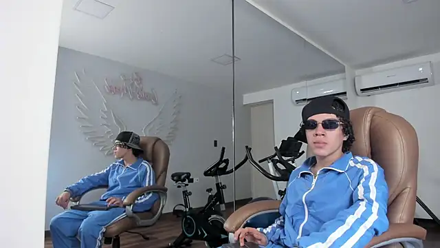 Snapshot of Jordi_Cooper chatting on February 27, 7:57 pm Jordi Cooper online show from February 27, 7:57 pm