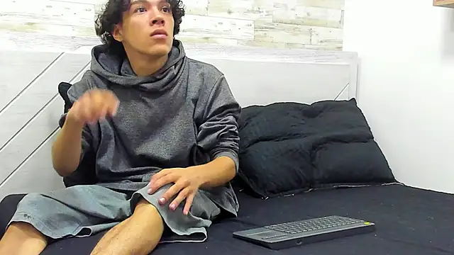 Snapshot of Jordi_Cooper chatting on February 16, 4:33 am Jordi Cooper online show from February 16, 4:33 am