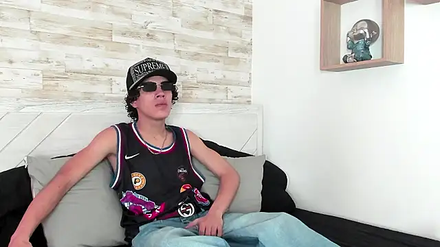 Snapshot of Jordi_Cooper chatting on February 21, 4:03 am Jordi Cooper online show from February 21, 4:03 am