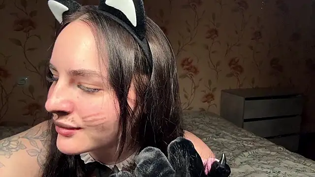 Snapshot of charmybae chatting on February 28, 3:11 pm charmybae online show from February 28, 3:11 pm