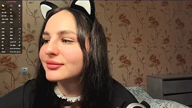 Snapshot of charmybae chatting on February 20, 4:09 pm charmybae online show from February 20, 4:09 pm