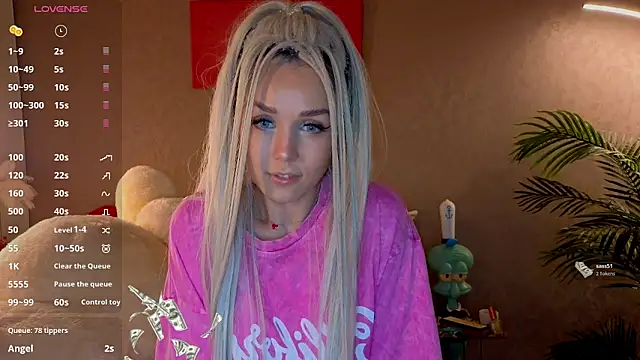 Snapshot of Sonya-Love chatting on June 2, 7:25 pm Sonya-Love online show from June 2, 7:25 pm