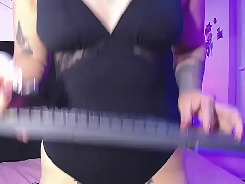 DakotaRouse1 online show from April 2, 12:23 pm