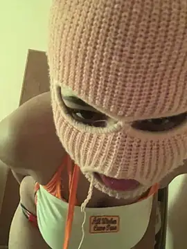 faettaa online show from February 16, 10:25 am