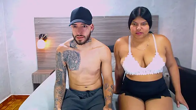 Paulina And Tayron online show from February 10, 7:35 pm