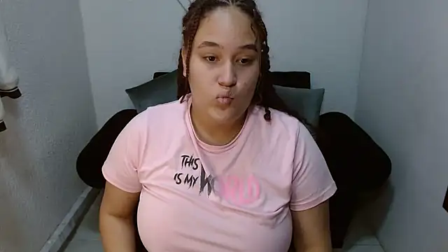 leilanewgirl online show from March 30, 12:50 pm